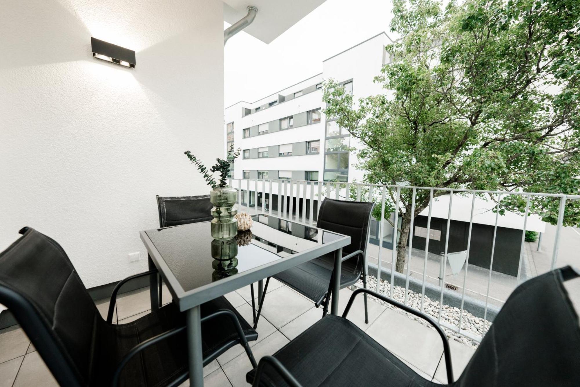 Kocasa-Apartments 01, City-Center Boeblingen, Stellplatz, Balkon, Waipu-Tv Экстерьер фото